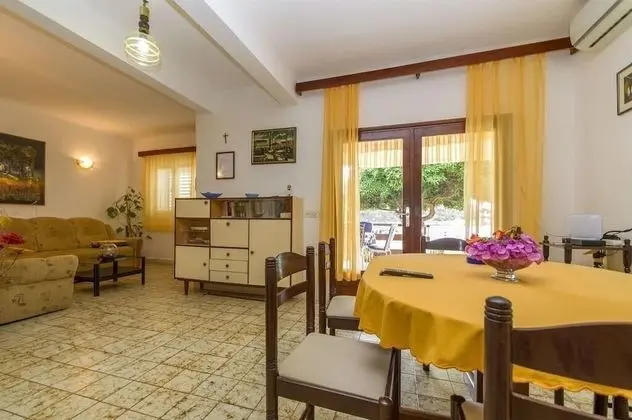 Apart Daire (Petar - by the sea - A1(6+2))