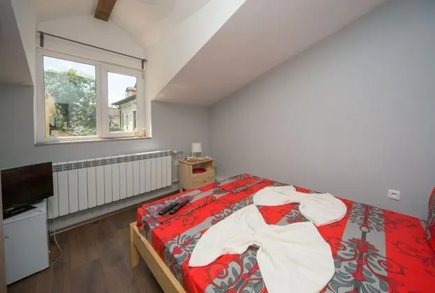 Basic Tek Büyük Yataklı Oda