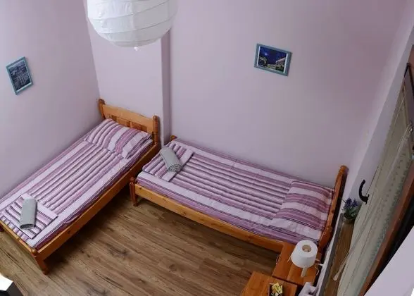 Standard İki Ayrı Yataklı Oda, 2 Tek Kişilik Yatak, Ortak Banyo, Avlu Manzaralı