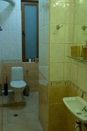 Standard İki Ayrı Yataklı Oda, 2 Tek Kişilik Yatak, Ortak Banyo, Avlu Manzaralı