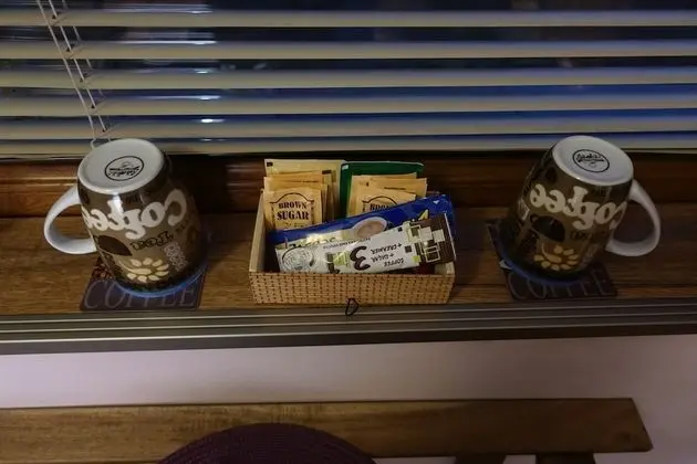 Standard Üç Kişilik Oda, 3 Tek Kişilik Yatak, Ortak Banyo, Avlu Manzaralı