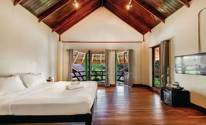 Family Room with Garden View