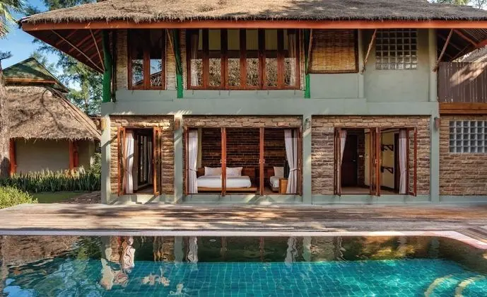 Pool Side Villa Sea View