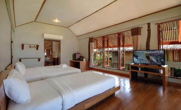 Pool Side Villa Sea View