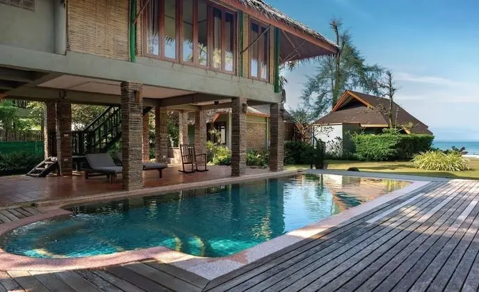 Pool Side Villa Sea View