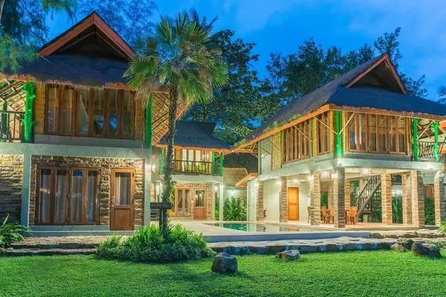 Pool Side Villa Sea View