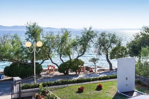 Apart Daire (Petin - 5m from the sea - A1(2+2))