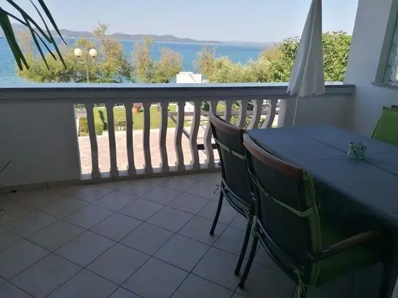 Apart Daire (Petin - 5m from the sea - A2(2+2))