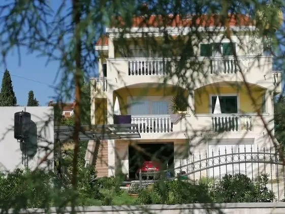 Apart Daire (Petin - 5m from the sea - A2(2+2))