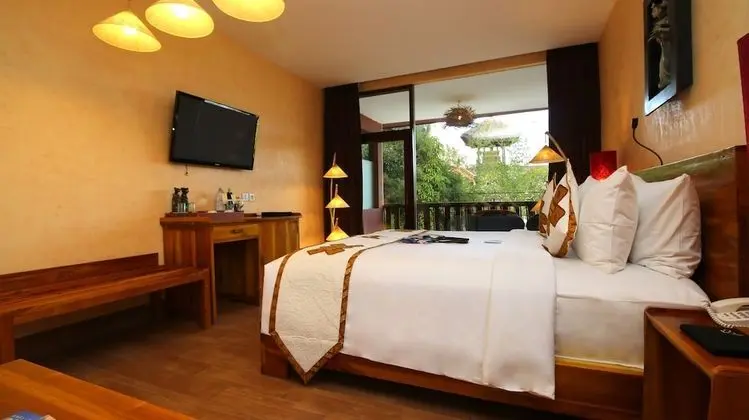 Temple View Suite