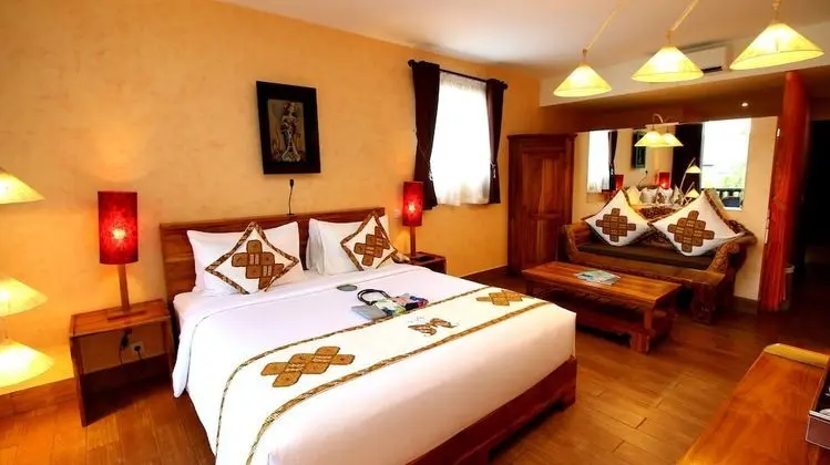 Temple View Suite