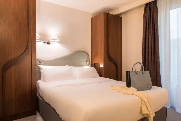 Standard Tek Büyük Yataklı Oda