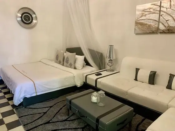 Honeymoon Oda, Havuz Manzaralı