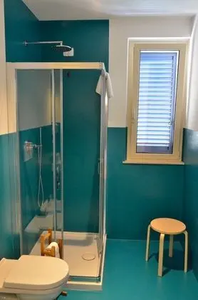 Üç Kişilik Oda