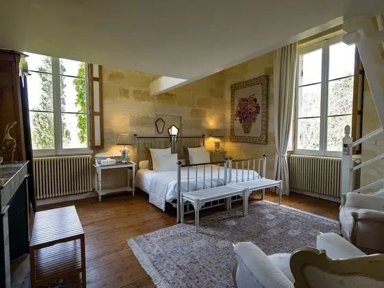 Luxury Tek Büyük Yataklı Oda, Banyolu/Duşlu, Park Manzaralı (Chambre Blanche)