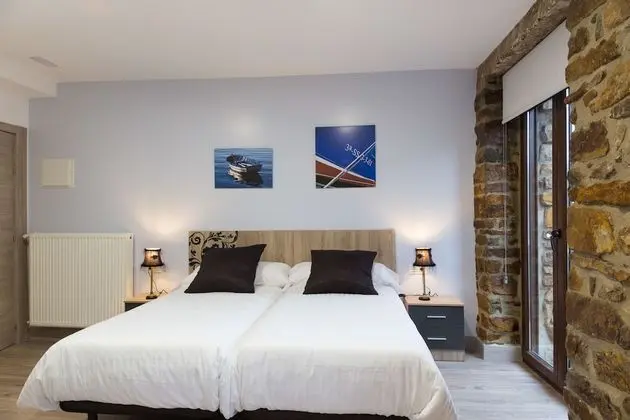Üç Kişilik Oda, Balkon (102)