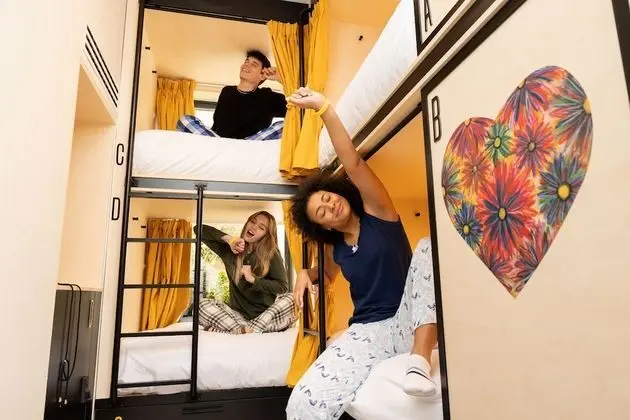 Ortak Ranzalı Oda, Karma Ranzalı Oda, Ortak Banyo