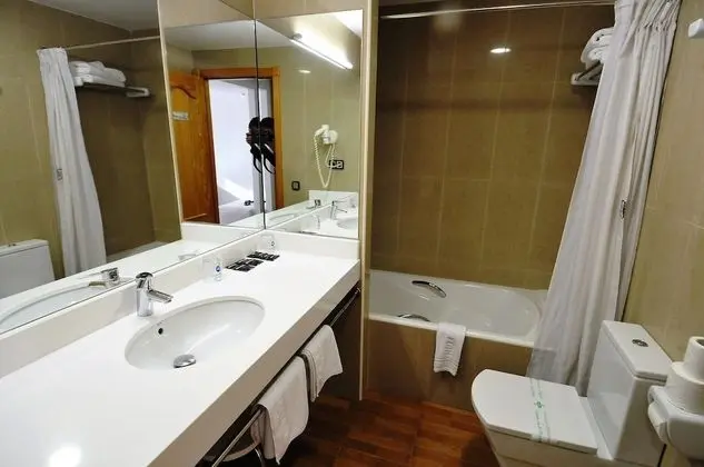 Standard Tek Büyük veya İki Ayrı Yataklı Oda