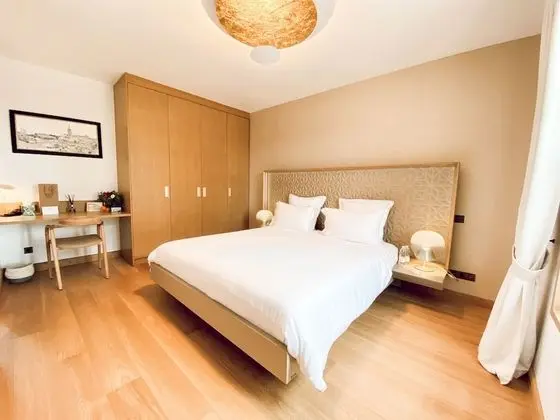 Luxury Tek Büyük Yataklı Oda