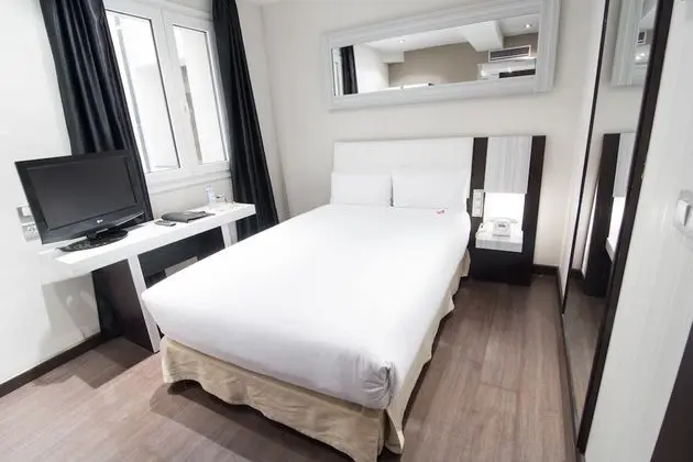 Basic Tek Büyük Yataklı Oda