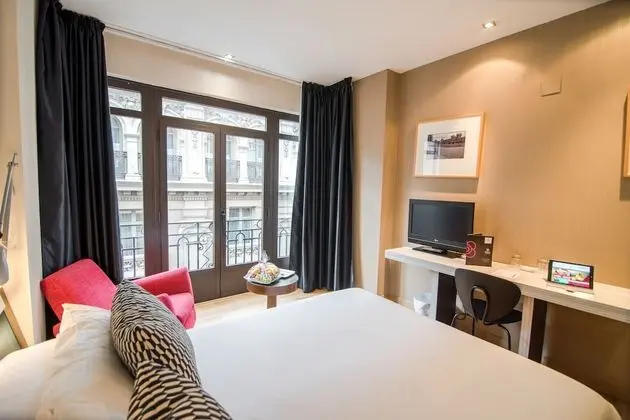 Standard Tek Büyük Yataklı Oda