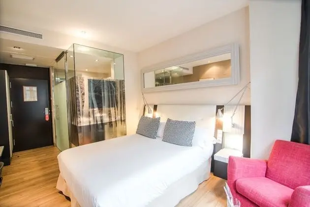 Standard Tek Büyük Yataklı Oda