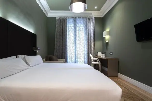 Tek Büyük Yataklı Oda, Şehir Manzaralı