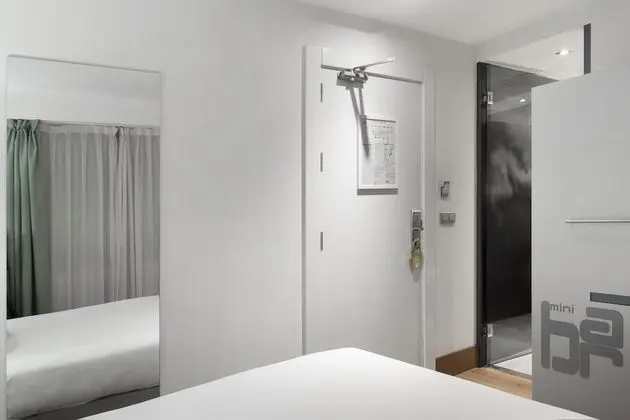 Basic Tek Büyük Yataklı Oda