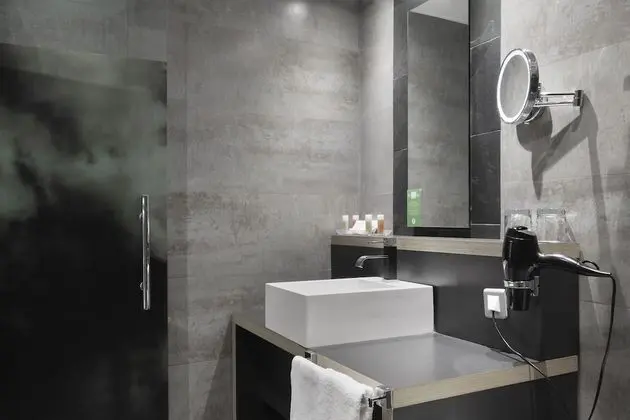 Basic Tek Büyük Yataklı Oda