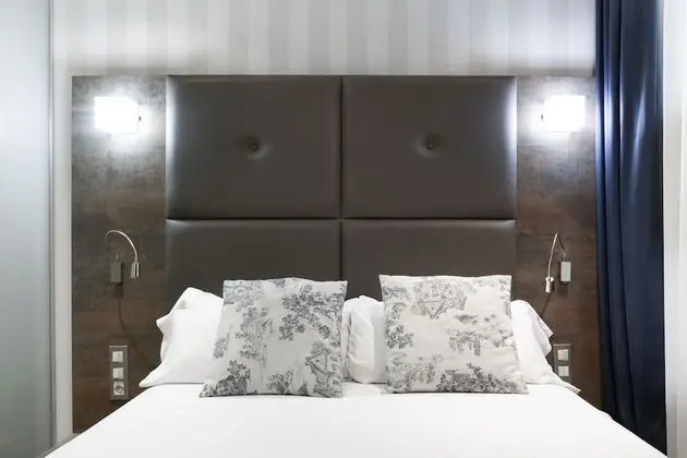 Basic Tek Büyük Yataklı Oda