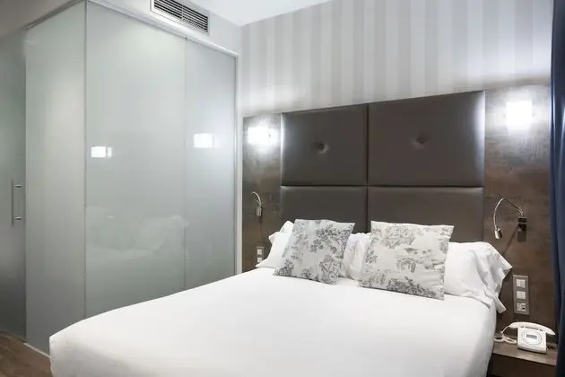 Basic Tek Büyük Yataklı Oda