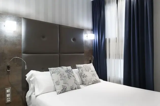 Basic Tek Büyük Yataklı Oda