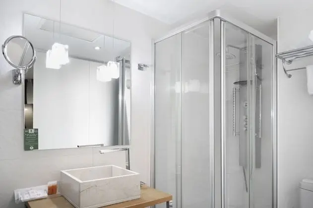 Basic Tek Büyük Yataklı Oda