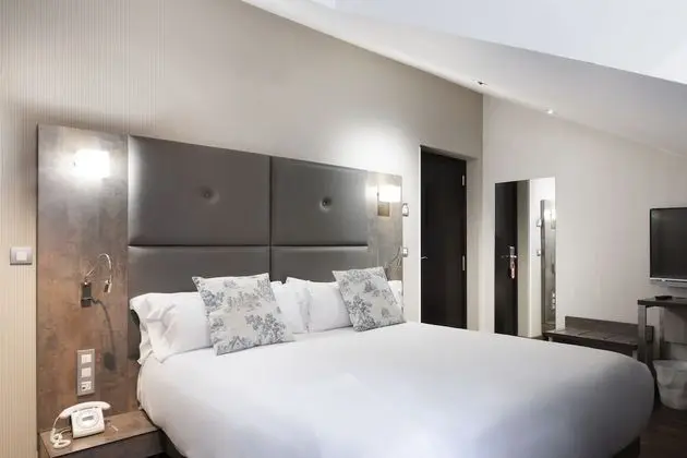 Standard Tek Büyük Yataklı Oda