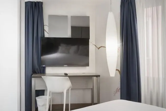 Tek Büyük Yataklı Oda, Balkon