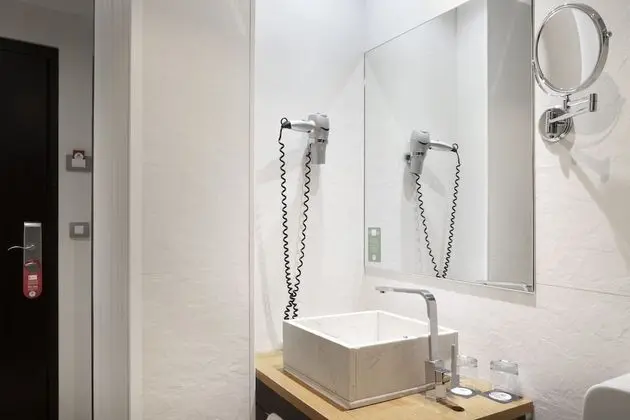 Tek Büyük Yataklı Oda, Balkon