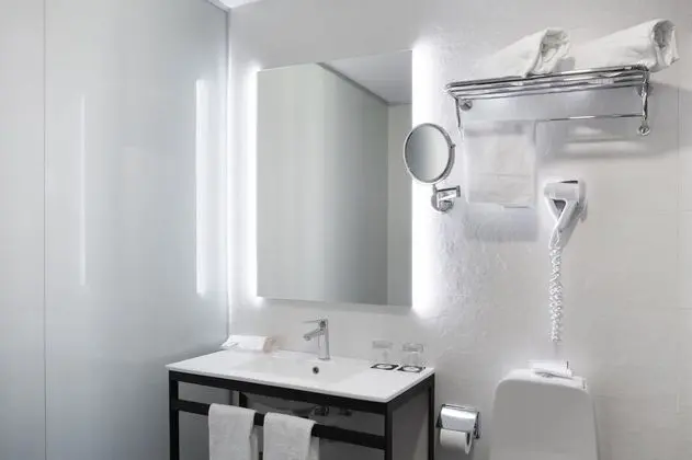 Tek Büyük Yataklı Oda, Balkon