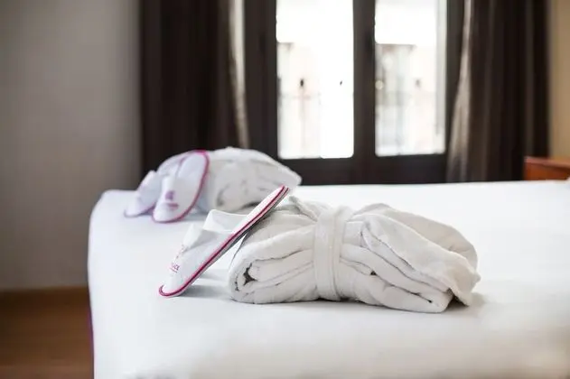 Superior Tek Büyük Yataklı Oda, Şehir Manzaralı