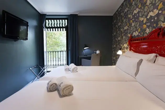 Standard Tek Büyük Yataklı Oda, Balkon, Şehir Manzaralı