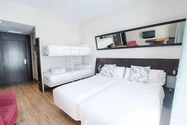 Dört Kişilik Oda
