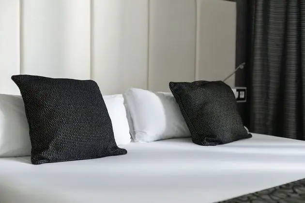 Superior Tek Büyük Yataklı Oda, Balkon, Şehir Manzaralı