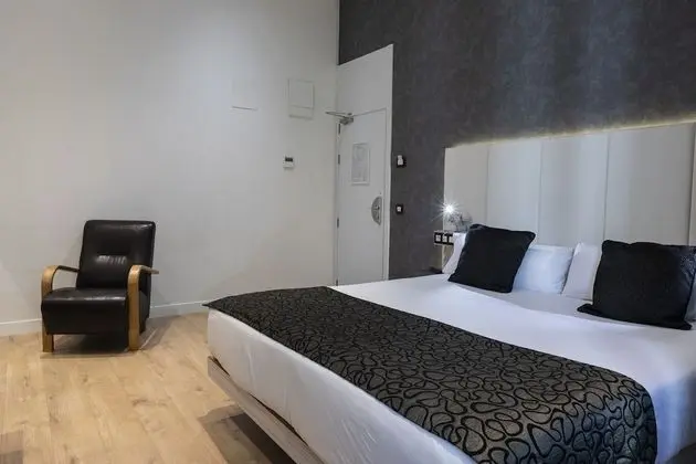 Superior Tek Büyük Yataklı Oda, Balkon, Şehir Manzaralı