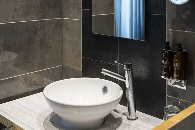 Superior Tek Büyük Yataklı Oda, Balkon, Şehir Manzaralı