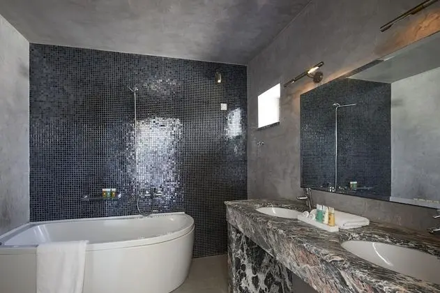 Honeymoon Suite, Sea View (Heated Private Pool)