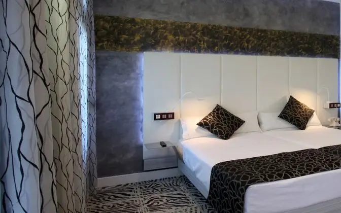 Standard Tek Büyük Yataklı Oda