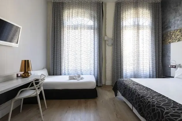 Üç Kişilik Oda