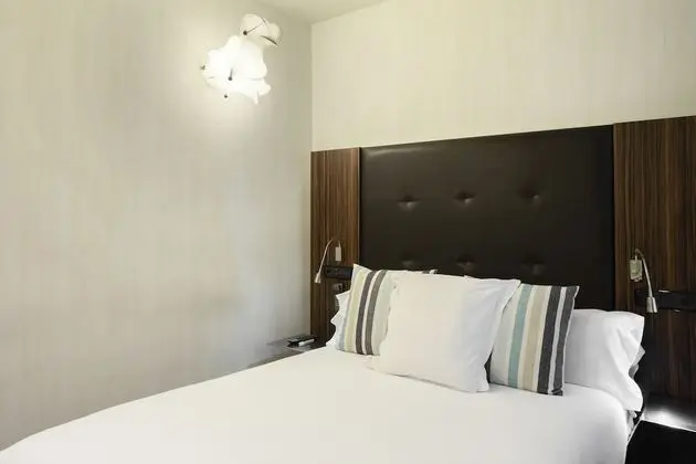 Basic Büyük Yataklı Tek Kişilik Oda, Avlu Manzaralı