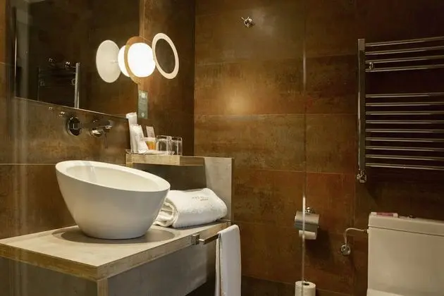 Basic Büyük Yataklı Tek Kişilik Oda, Avlu Manzaralı