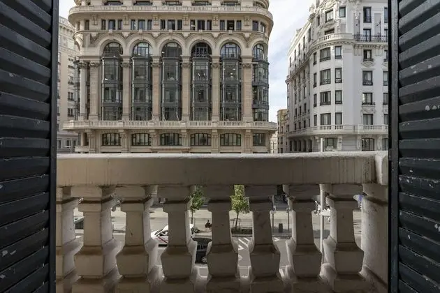 Dört Kişilik Oda, Şehir Manzaralı (Gran Vía View)