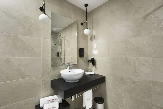 Tek Büyük Yataklı Oda, Teras